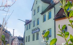 Haus99 Budget Pension & Apartments